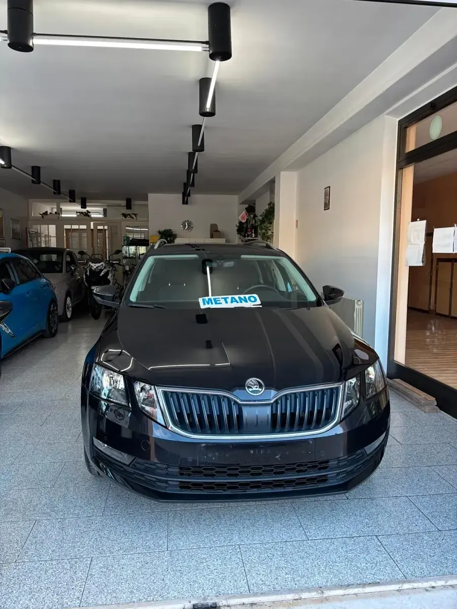 Usata Skoda Octavia G-TEC Ambition 130 CV (95 kW) 2020 Nero Station wagon