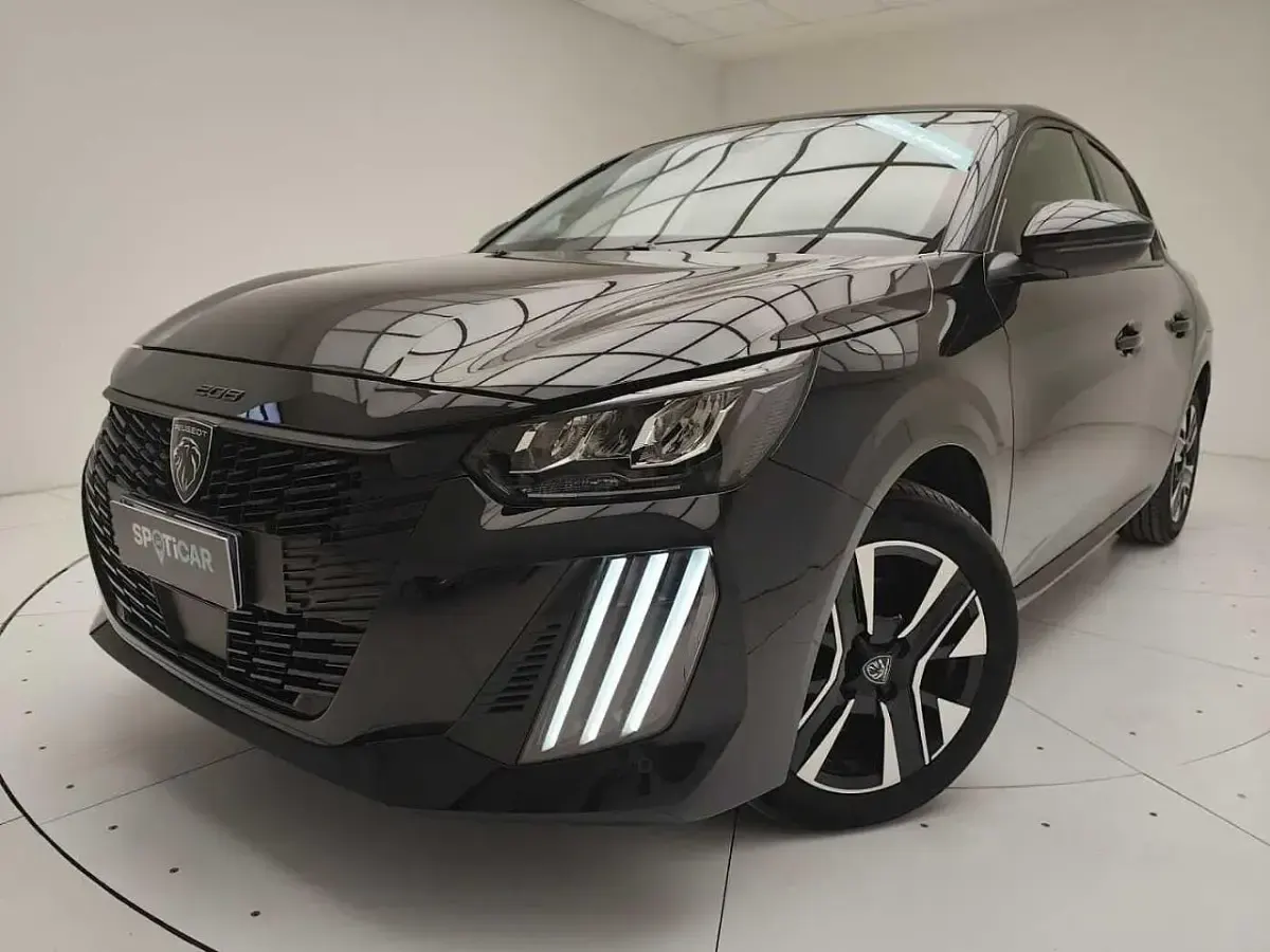 Usata Peugeot 208 Allure 145 CV (106 kW) 2025 Utilitaria