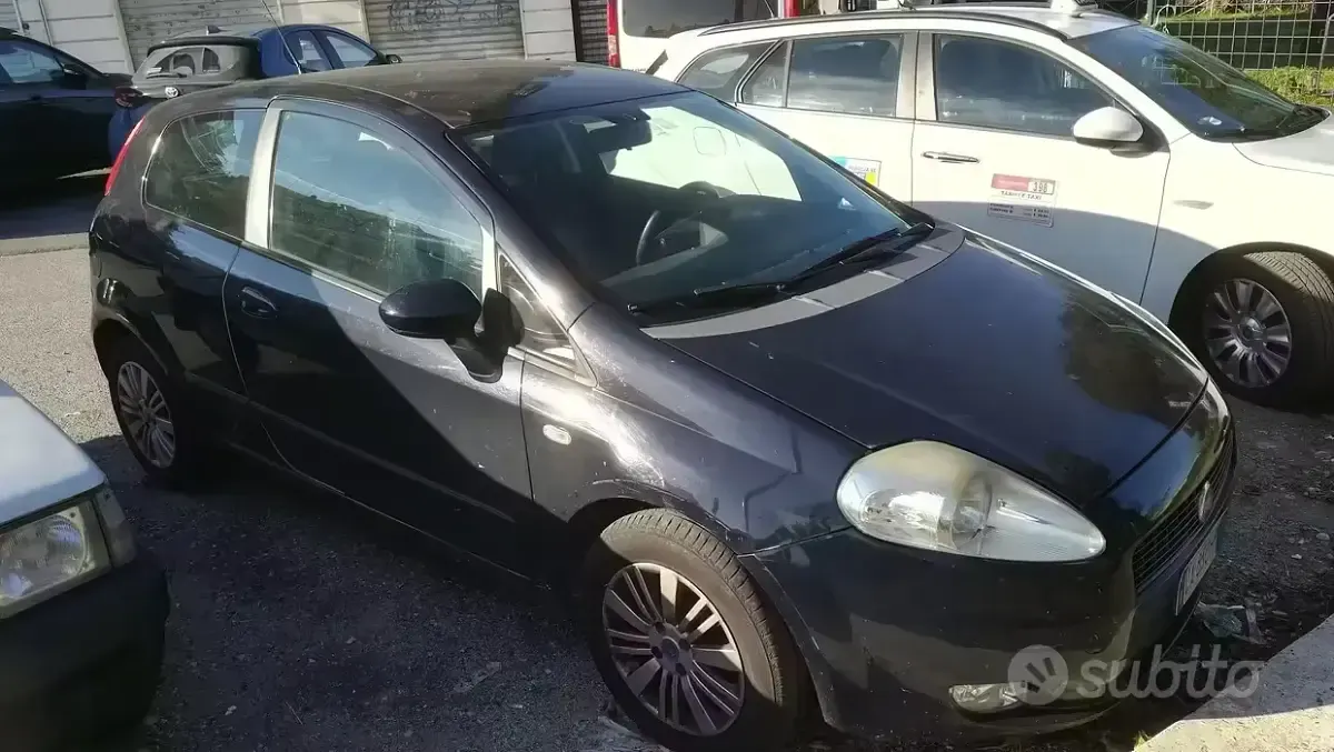 Usata Fiat Grande Punto 75 CV (55 kW) 2006 Bluazzurro Utilitaria