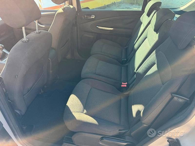 Usata Ford S-MAX 140 CV (102 kW) 2008 Monovolume