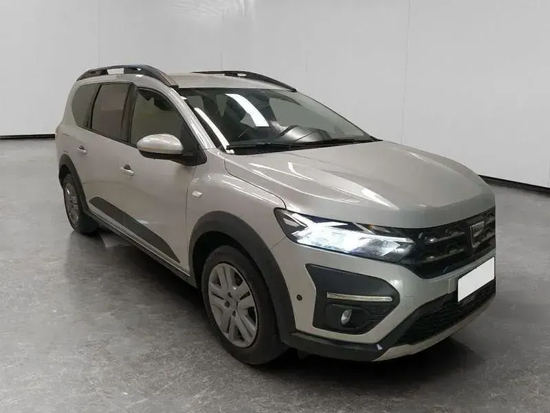 Käytetty Dacia Jogger Comfort 100 HP (73 kW) 2022 Harmaa Tila-auto