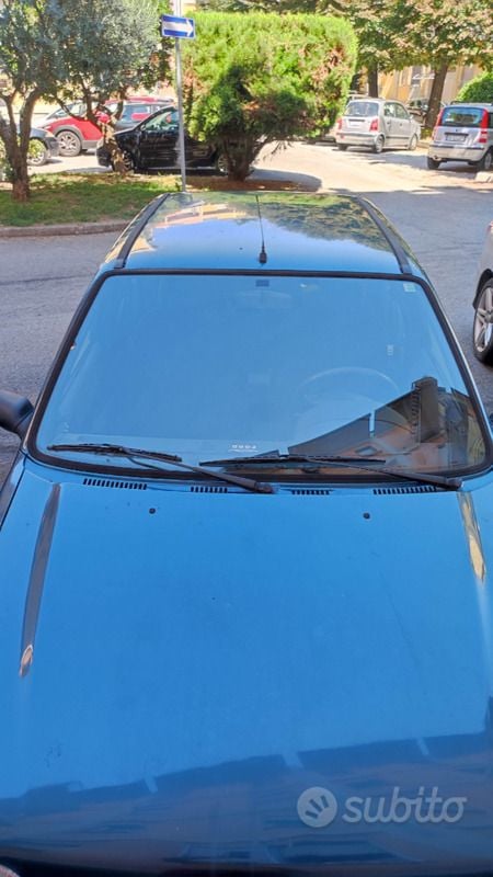 Usata Ford Fiesta 49 CV (36 kW) 1995 Blu Utilitaria