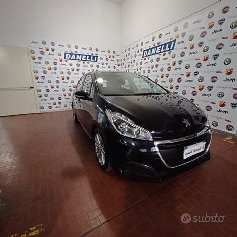 Usata Peugeot 208 2019 Nero Utilitaria