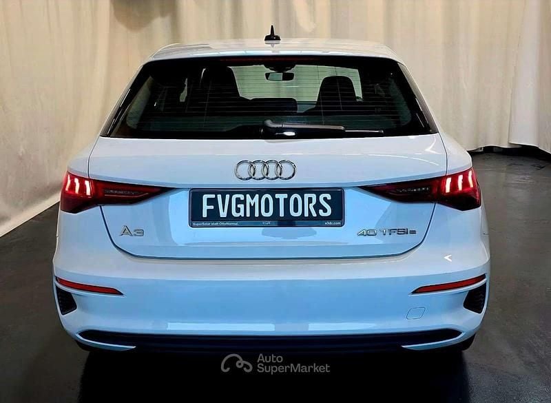 Gebraucht Audi A3 Ambiente 150 PS (110 kW) 2022 Weiß Limousine