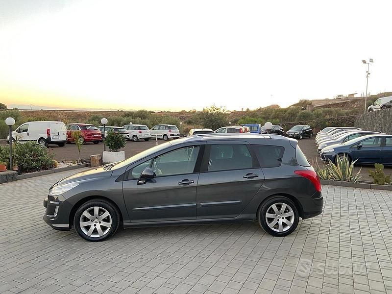 Usata Peugeot 308 Premium 109 CV (80 kW) 2008 Grigio Station wagon
