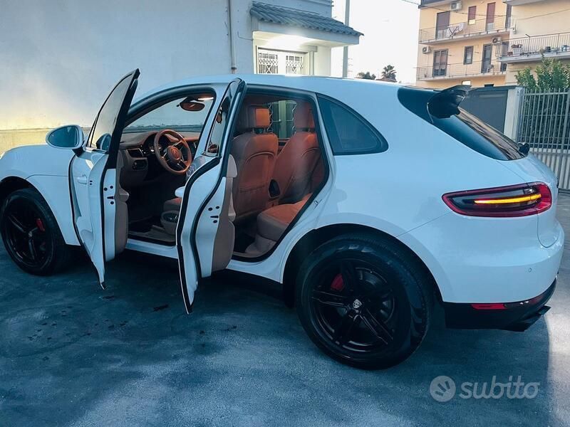 Bianco Usata 2015 Porsche Macan S SUV | 26.500 € (Buon prezzo) - Immagine 1/4