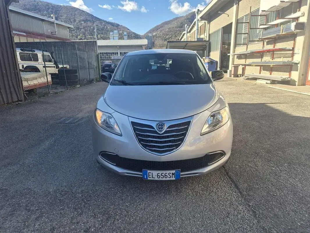 Usata Lancia Ypsilon Silver 69 CV (50 kW) 2012 Utilitaria