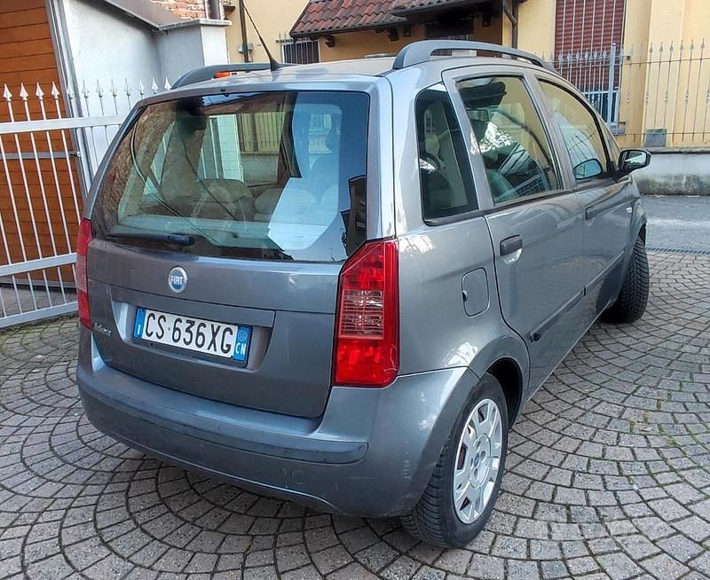 Usata Fiat Idea Dynamic 95 CV (69 kW) 2005 Grigio Monovolume