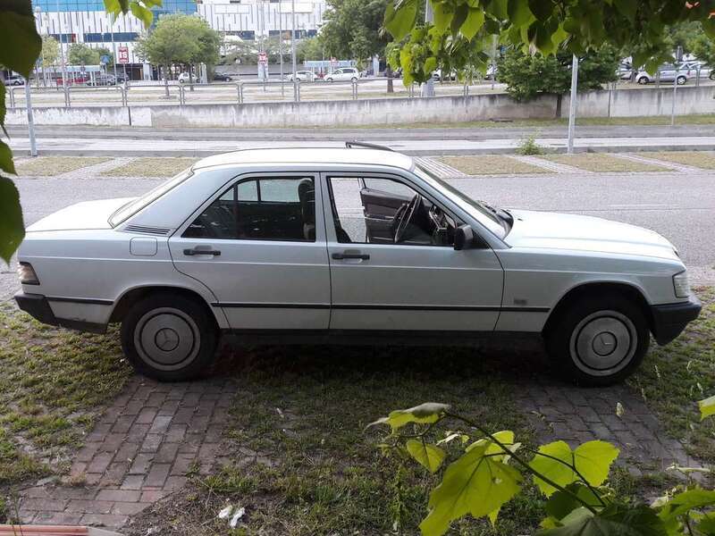 Usato 1987 Mercedes 190 2.0 Benzin 122 CV (3.200 €)