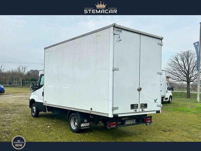 Usata Iveco Daily 136 CV (100 kW) 2019 Bianco Furgone