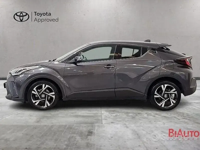 Usata Toyota C-HR Trend 122 CV (89 kW) 2022 Dark grey SUV