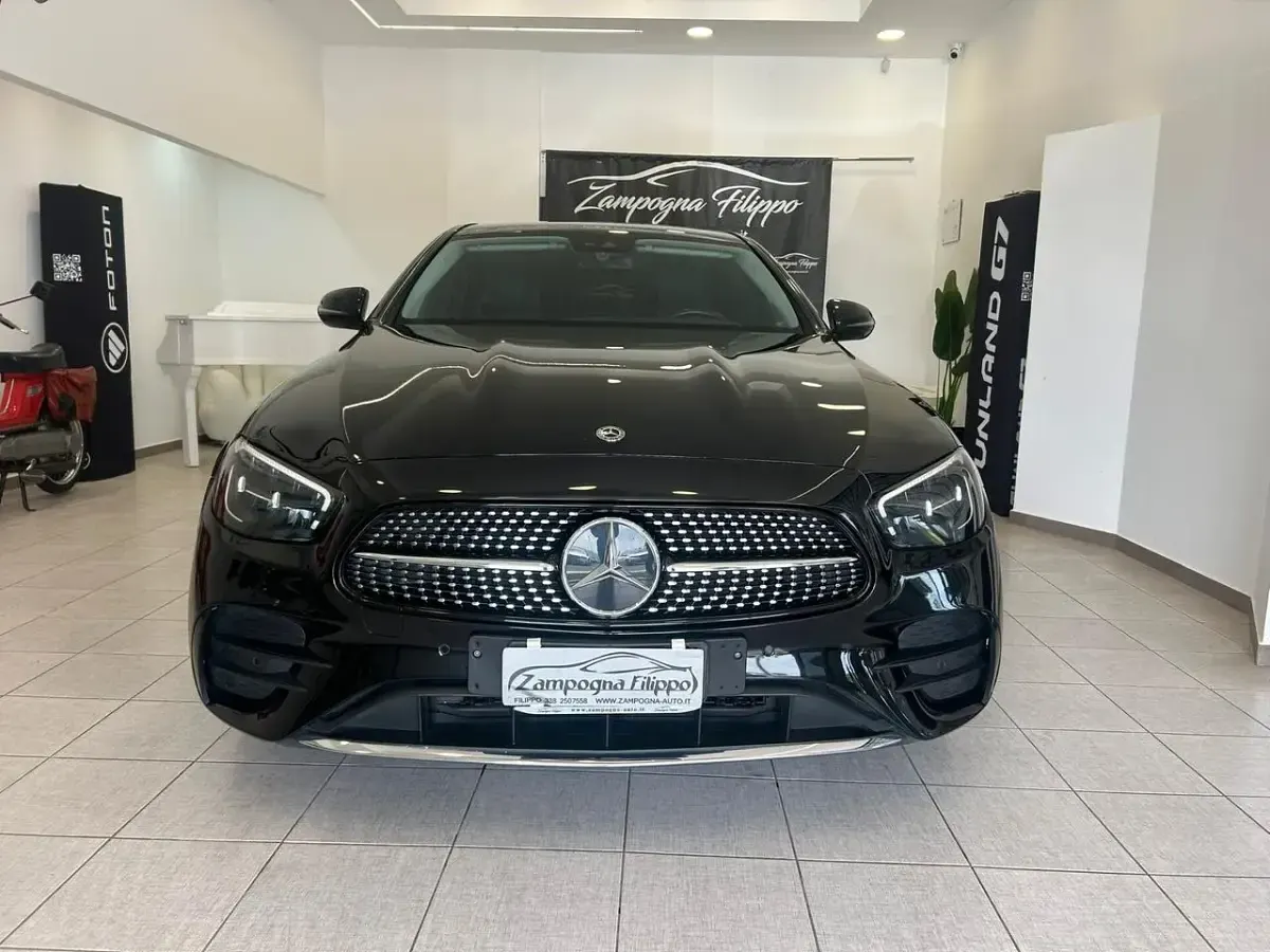 Usata Mercedes E300 Premium Plus 194 CV (142 kW) 2021 Nero Berlina