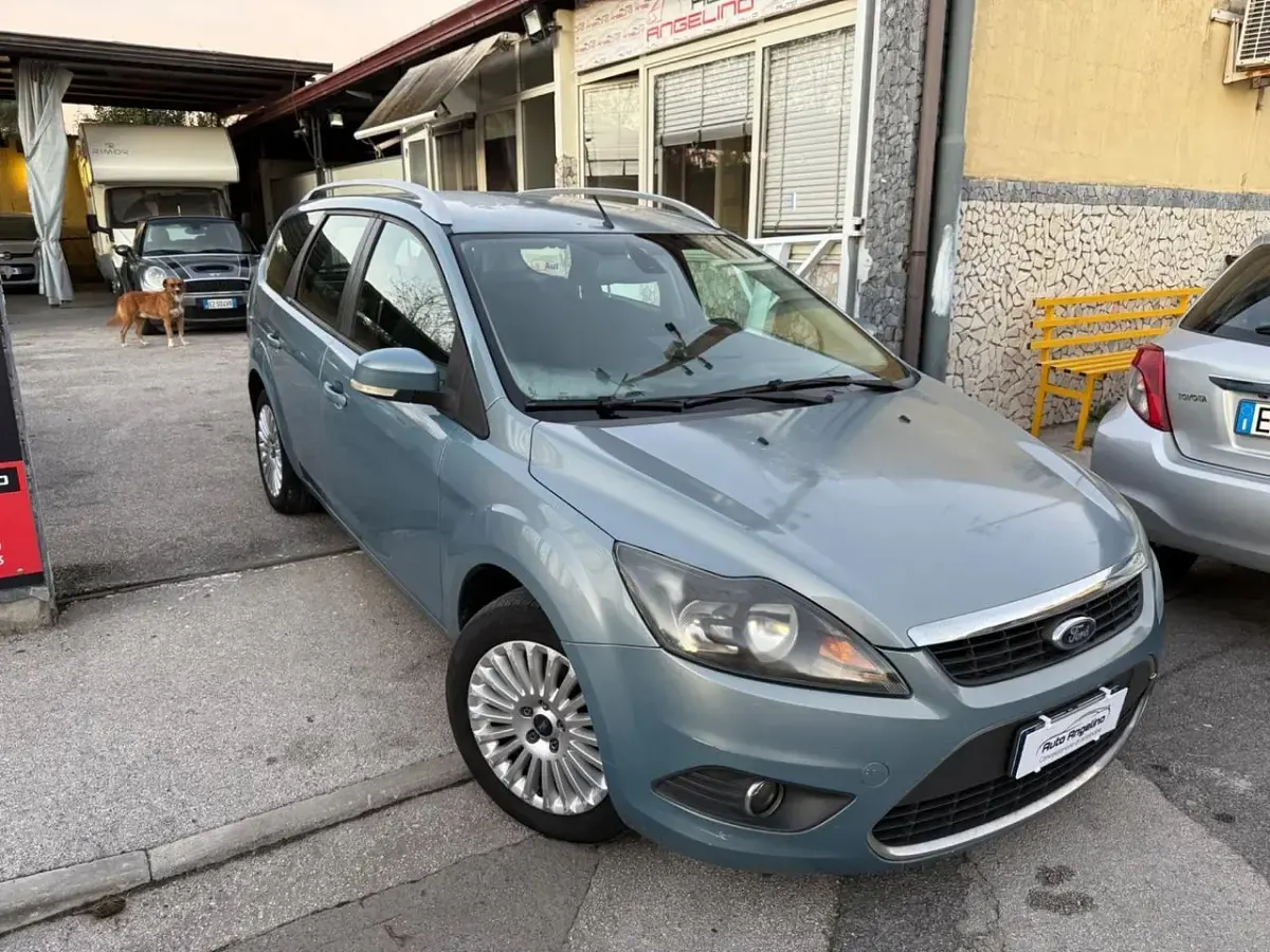 Usata Ford Focus 90 CV (66 kW) 2009 Grigio Station wagon