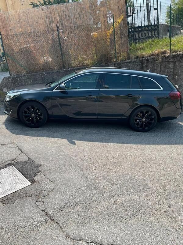 Nero Usata 2014 Opel Insignia Station wagon | 9000 € (Molto cara) - Immagine 1/4
