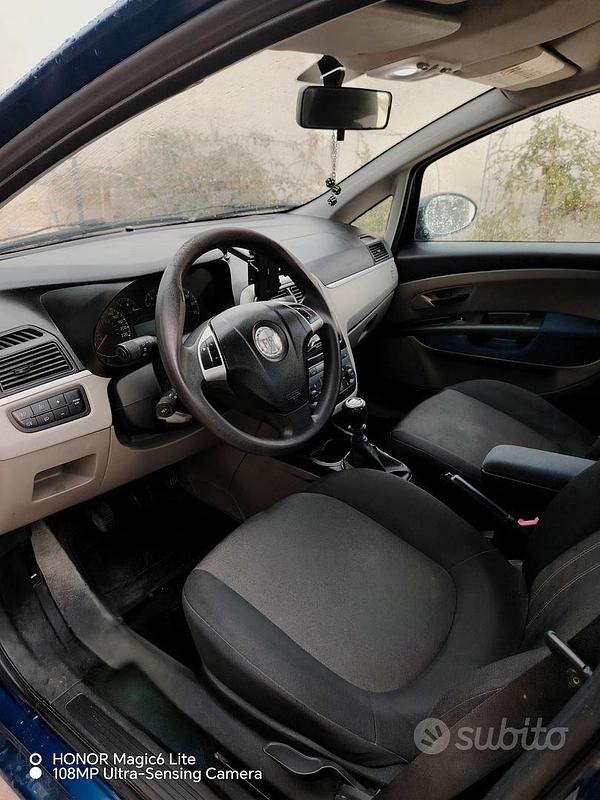 Usata Fiat Grande Punto Emotion 90 CV (66 kW) 2005 Blu Utilitaria