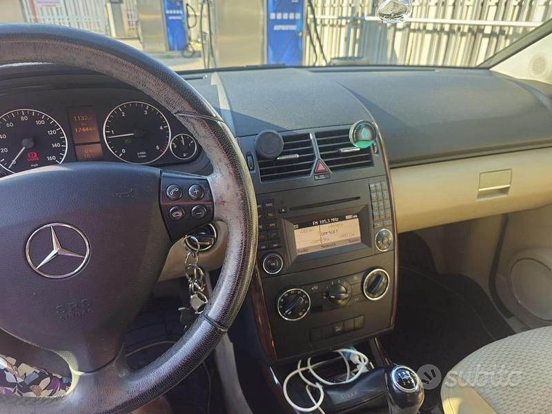 Usata Mercedes A160 Elegance 82 CV (60 kW) 2010 Marrone Monovolume