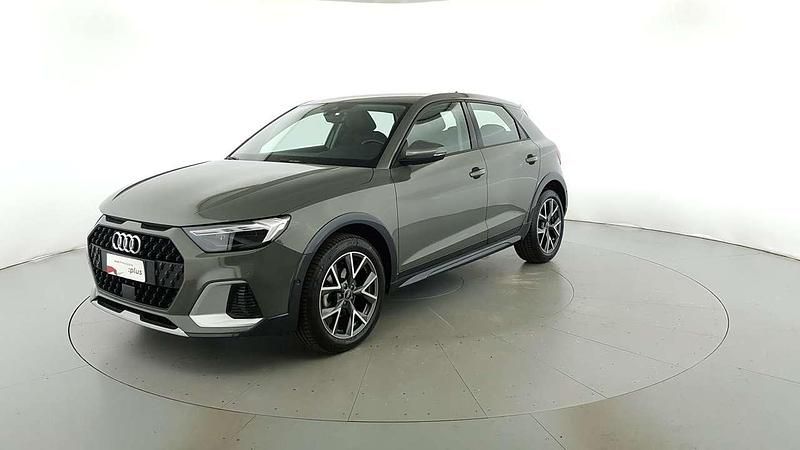 Grigio chronos metallizzato nero mito metallizzato Usata 2023 Audi A1 Admired Tre volumi | 25.800 € (Molto cara) - Immagine 1/4
