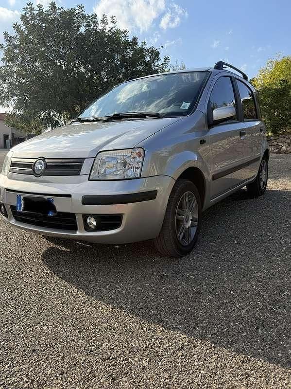 Usata 2004 Fiat Panda Dynamic Utilitaria | 5000 € (Cara) - Immagine 1/4