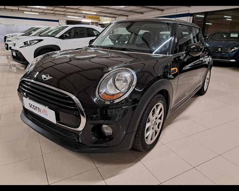 Usata Mini ONE 75 CV (55 kW) 2016 Nero Utilitaria