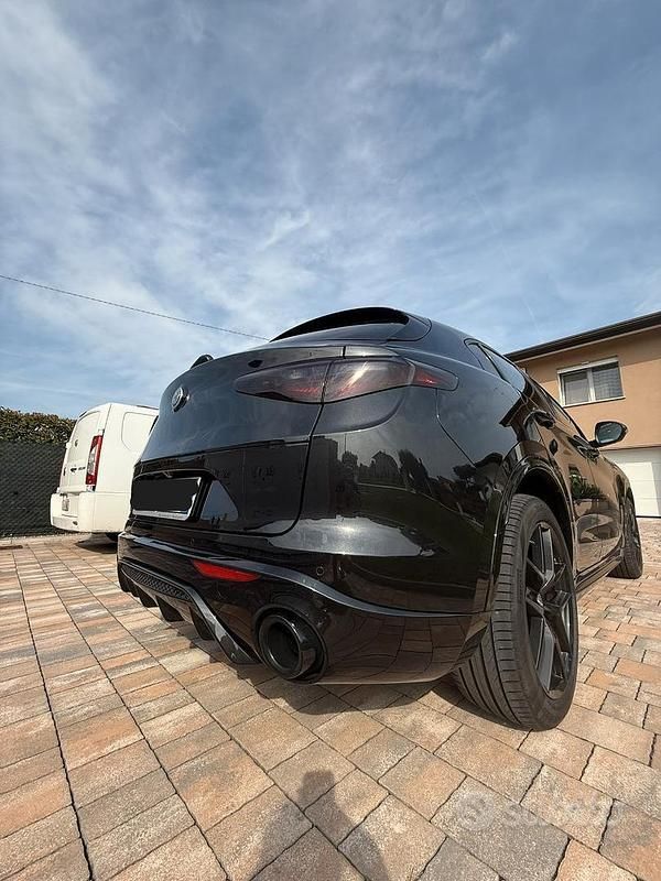 Usata Alfa Romeo Stelvio Veloce 210 CV (154 kW) 2021 Nero SUV