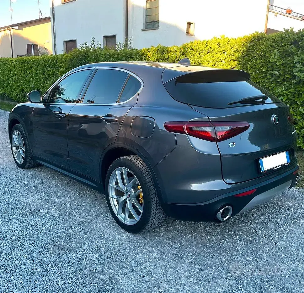 Usata Alfa Romeo Stelvio Executive 201 CV (147 kW) 2019 Grigio SUV