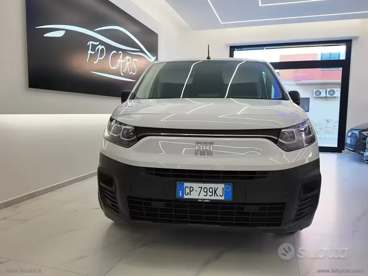 Usata Fiat Doblò 131 CV (96 kW) 2023 Other Monovolume