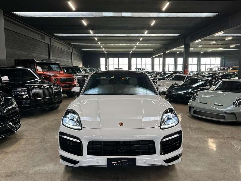 Usata Porsche Cayenne Coupe Platinum Edition 462 CV (339 kW) 2023 Bianco carrara metallizzato Coupé