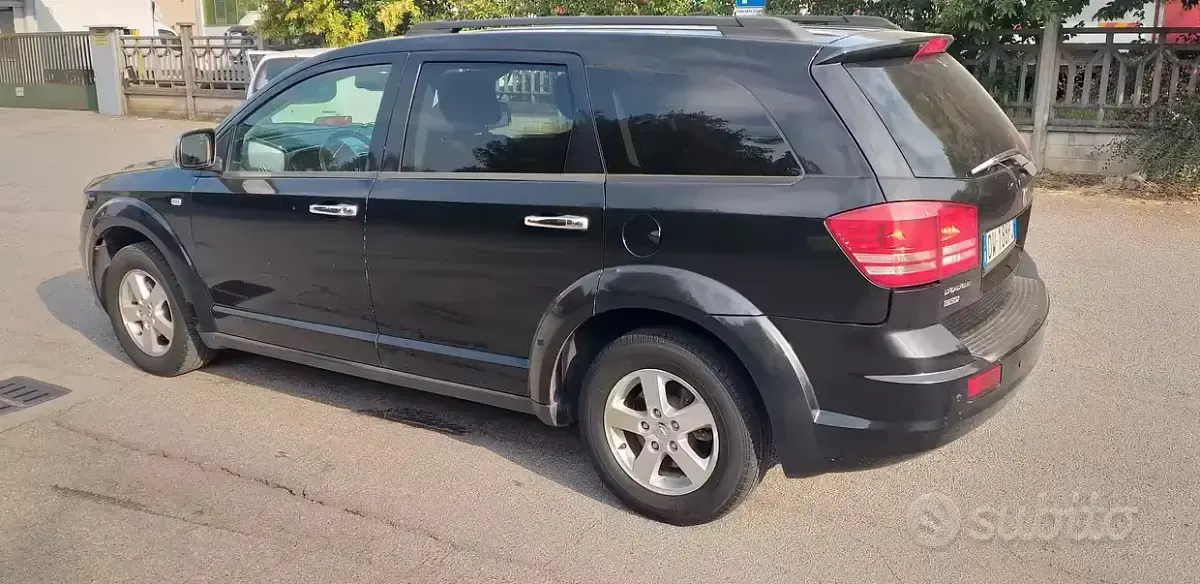 Usata Dodge Journey 140 CV (102 kW) 2009 Nero SUV