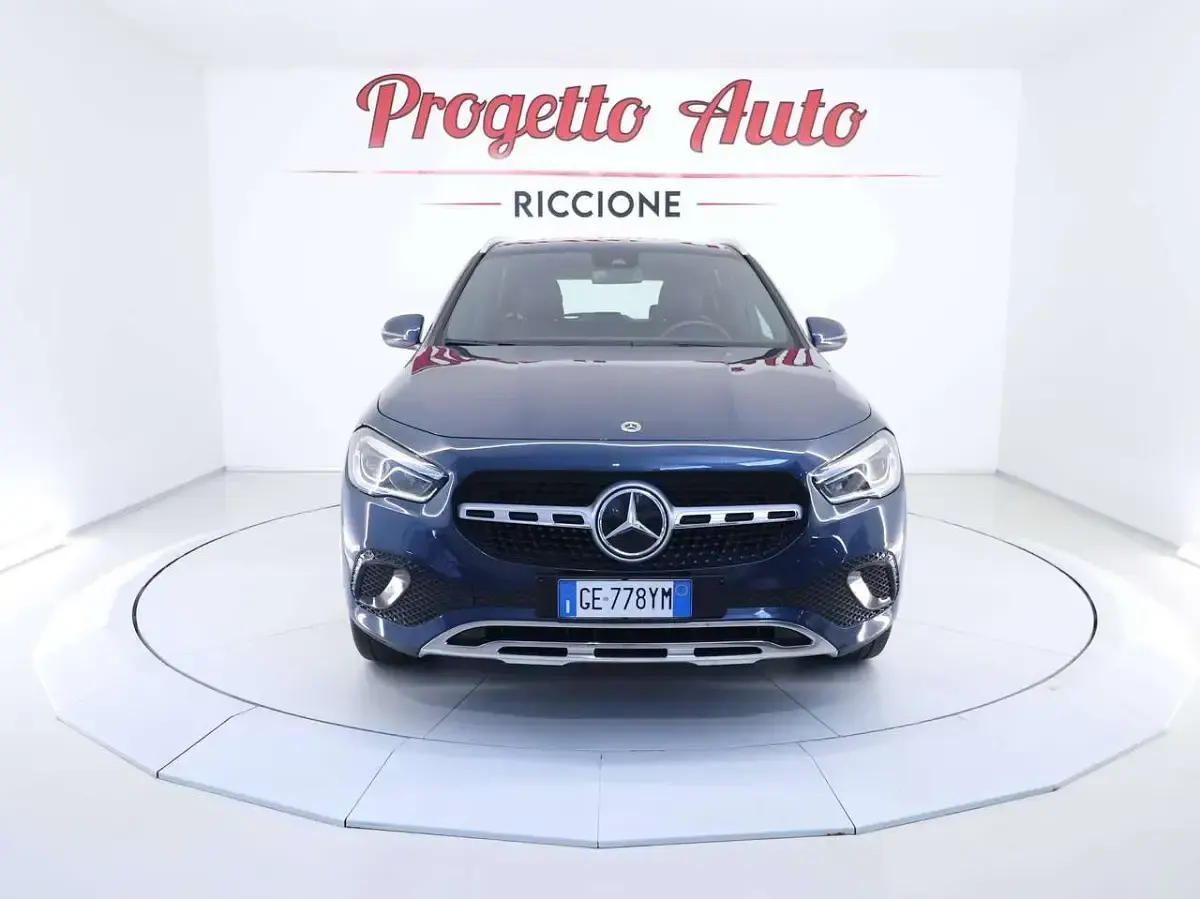 Usata Mercedes GLA200 163 CV (119 kW) 2021 Blu denim metallizzato SUV