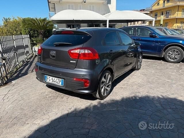 Usata Kia Rio 90 CV (66 kW) 2017 Nero Berlina