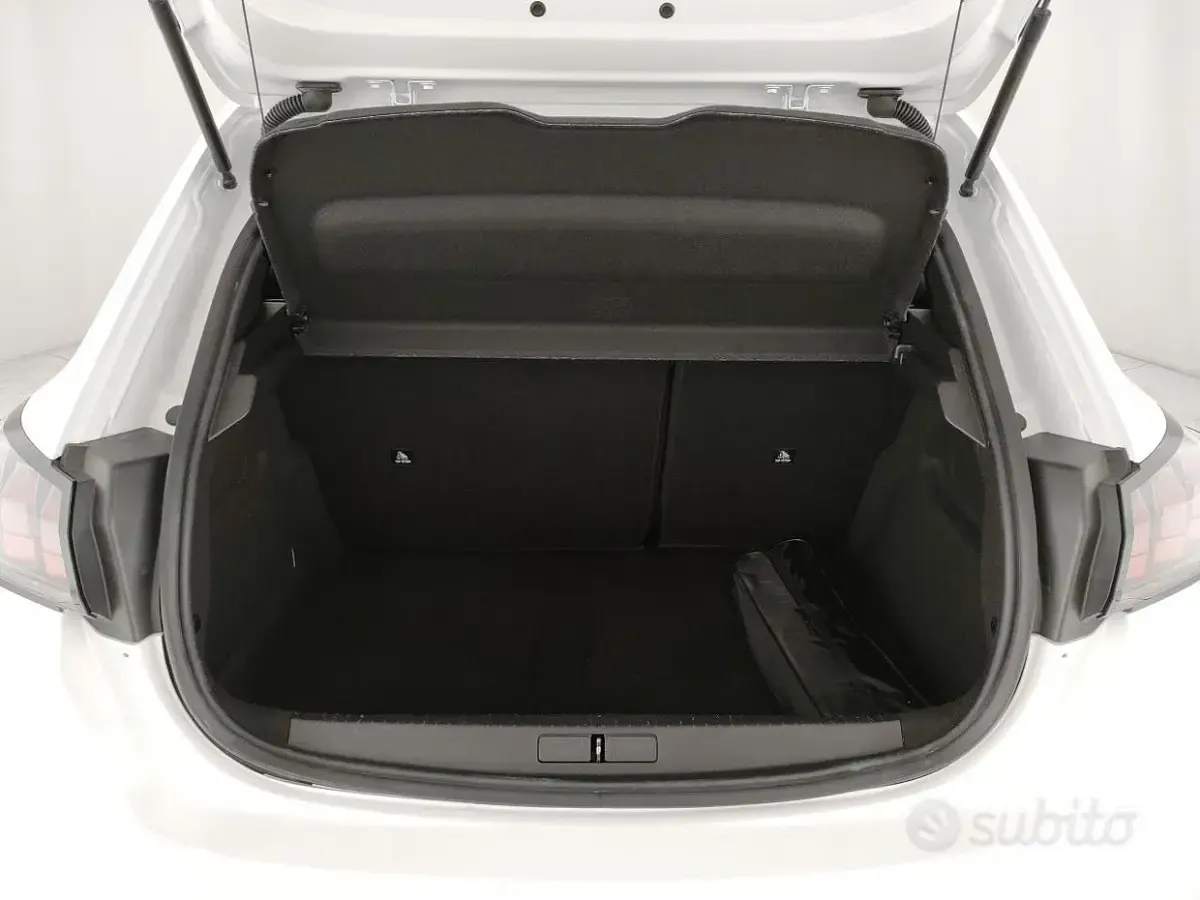Usata Peugeot 208 Active 102 CV (75 kW) 2022 Bianco Utilitaria