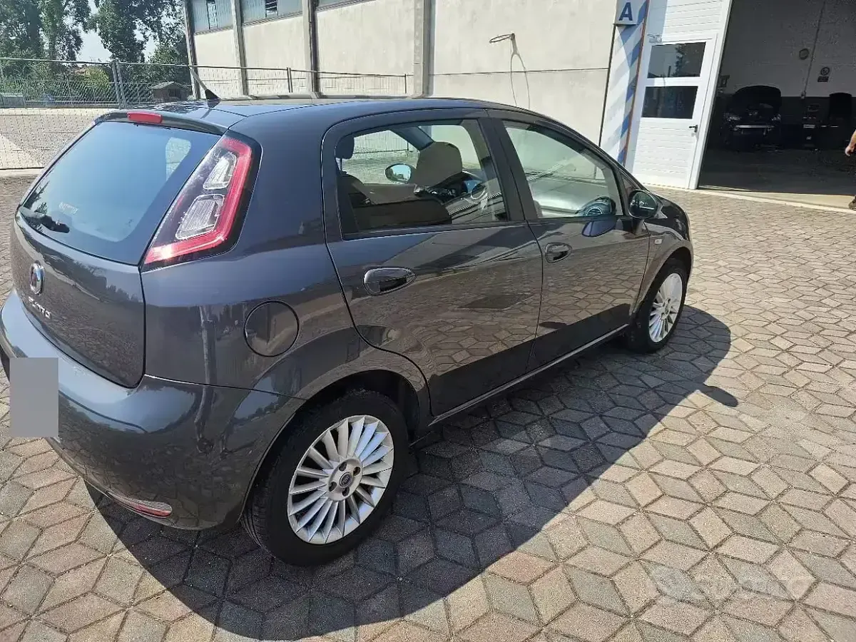 Usata Fiat Grande Punto 77 CV (56 kW) 2012 Utilitaria