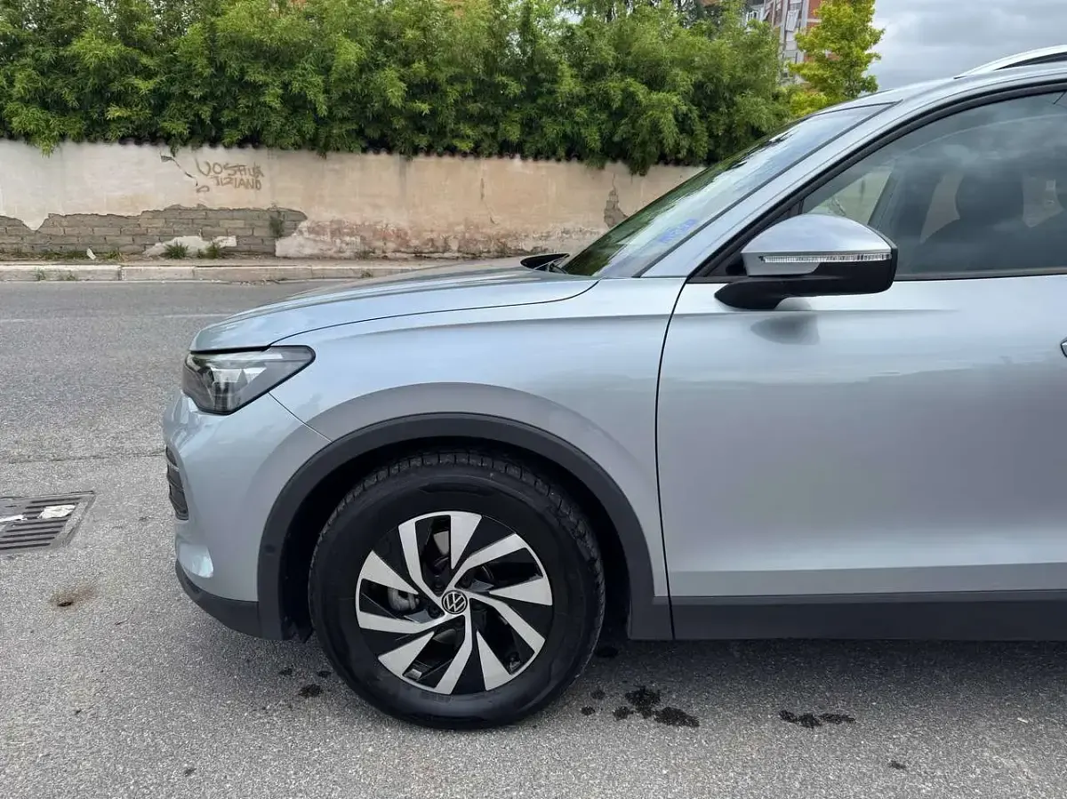 Usata VW Tiguan Edition 150 CV (110 kW) 2024 Argento SUV