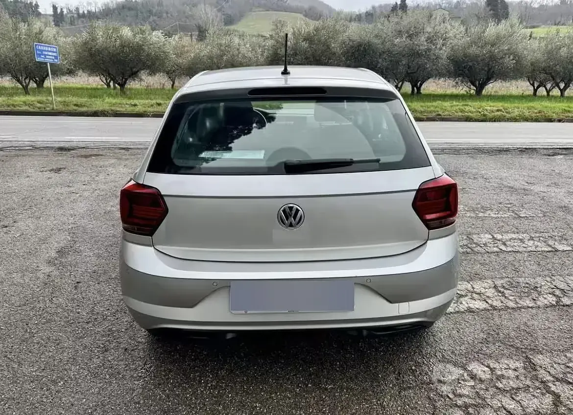 Begagnad VW Polo 95 HK (69 kW) 2020 Grå Halvkombi
