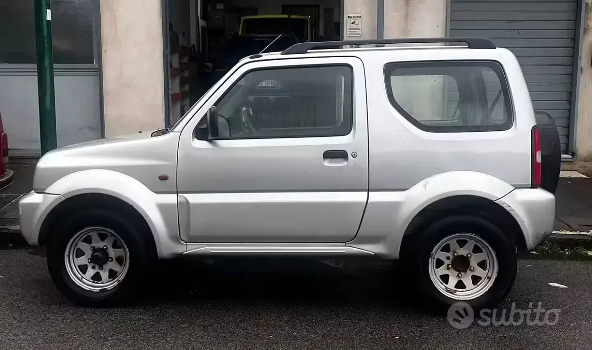 Usata Suzuki Jimny 82 CV (60 kW) 2002 Grigio SUV