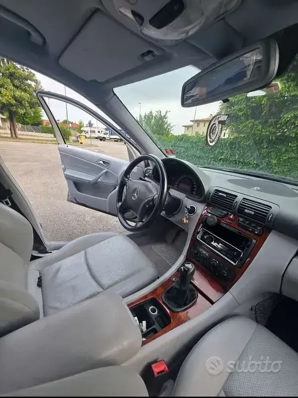 Usata Mercedes C180 Classic 129 CV (94 kW) 2001 Berlina