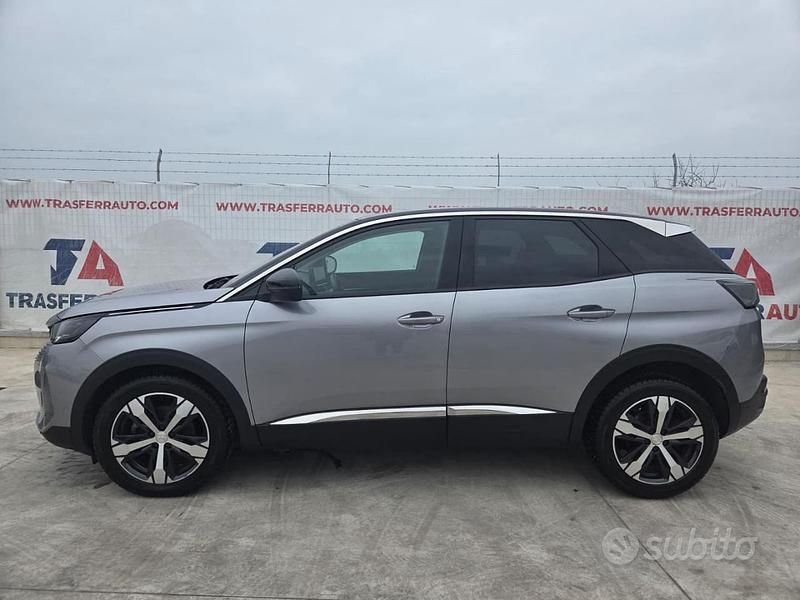 Usata Peugeot 3008 Active 2022 Grigio SUV