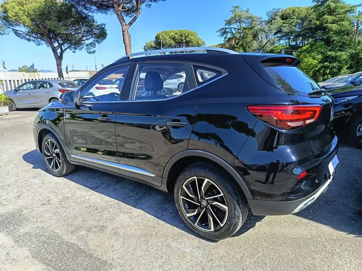 Usata MG ZS Luxury 106 CV (77 kW) 2024 Nero SUV