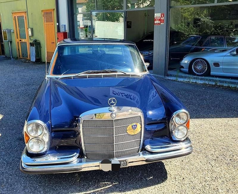 Usata Mercedes 300 SE 194 CV (142 kW) 1967 Blu/azzurro Berlina