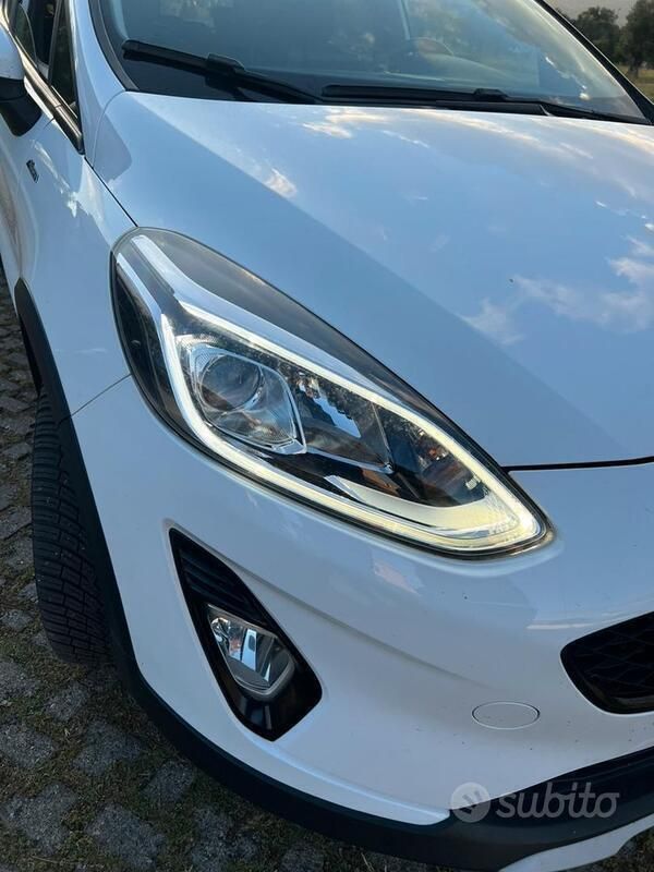 Usata Ford Fiesta Active 120 CV (88 kW) 2018 Bianco Utilitaria