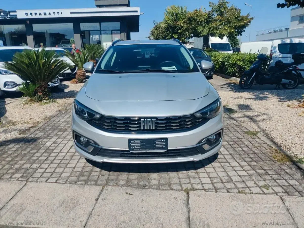 Usata Fiat Tipo Life 100 CV (73 kW) 2021 Argento metalizzato Station wagon
