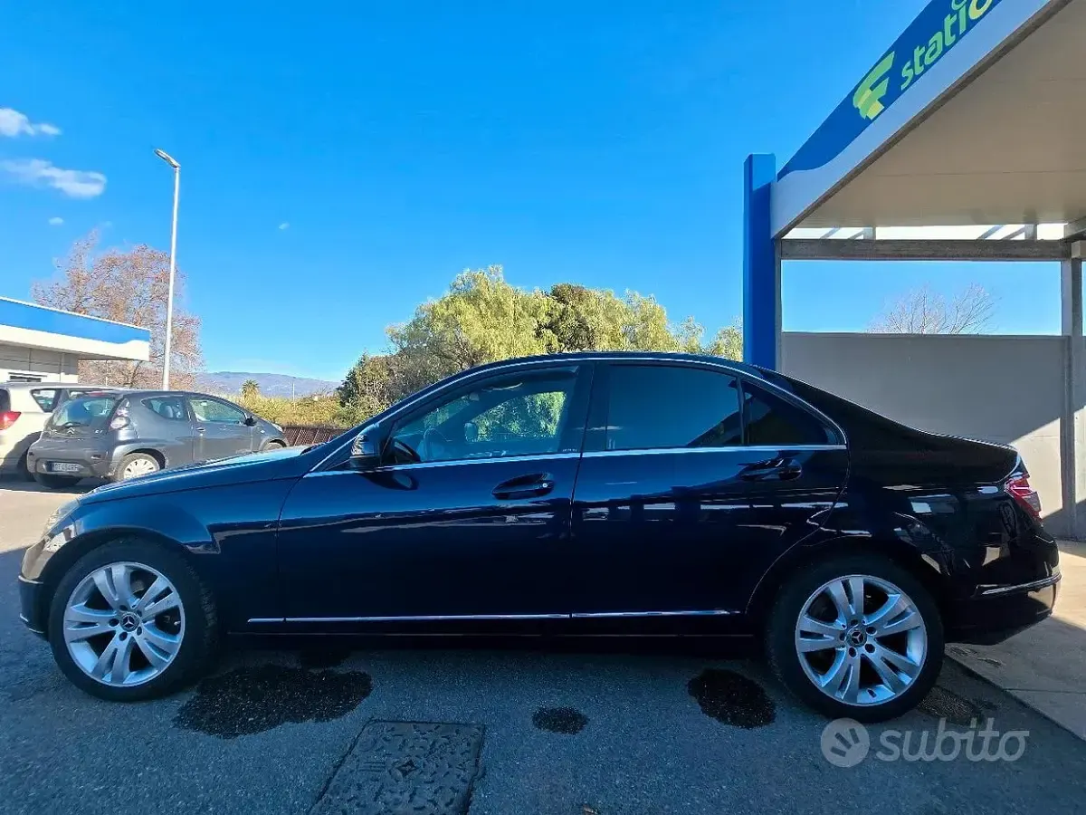 Usata Mercedes C350 Avantgarde 224 CV (164 kW) 2007 Blu Berlina