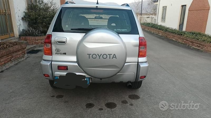 Usata Toyota RAV4 2003 Grigio SUV