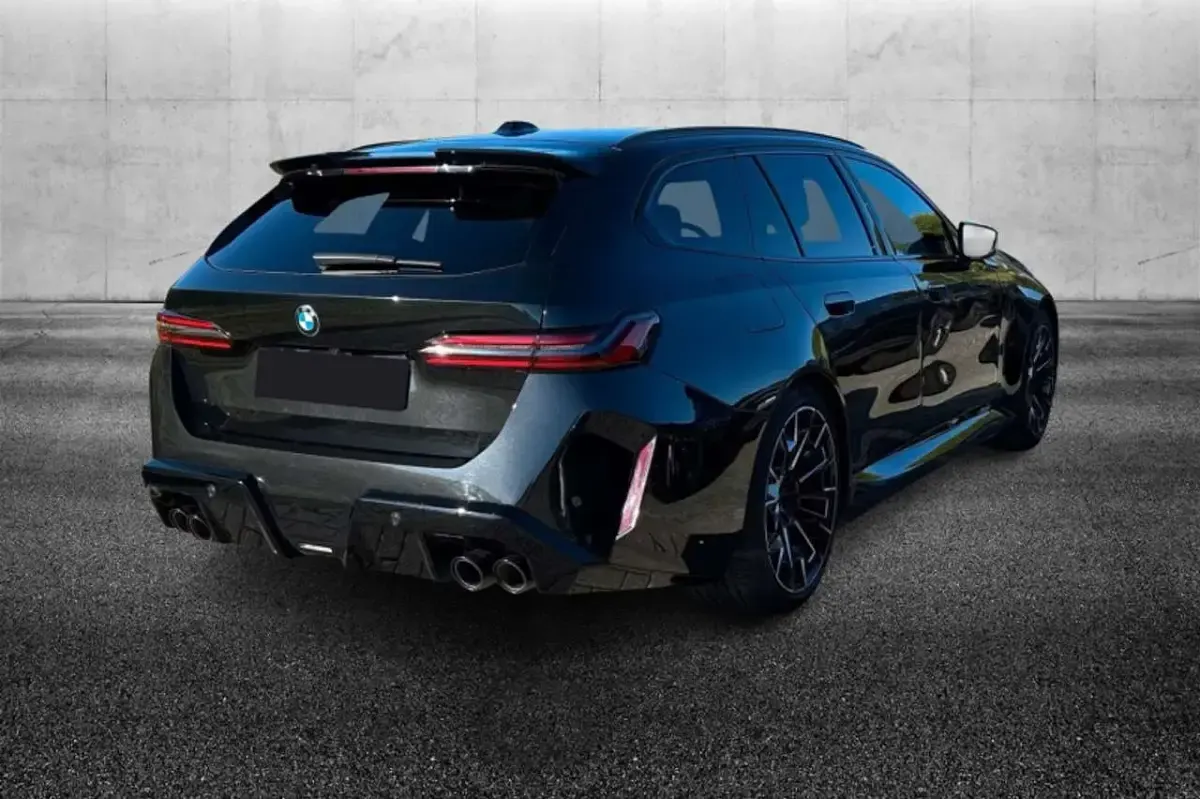 Usata BMW M5 727 CV (534 kW) 2025 Nero Station wagon