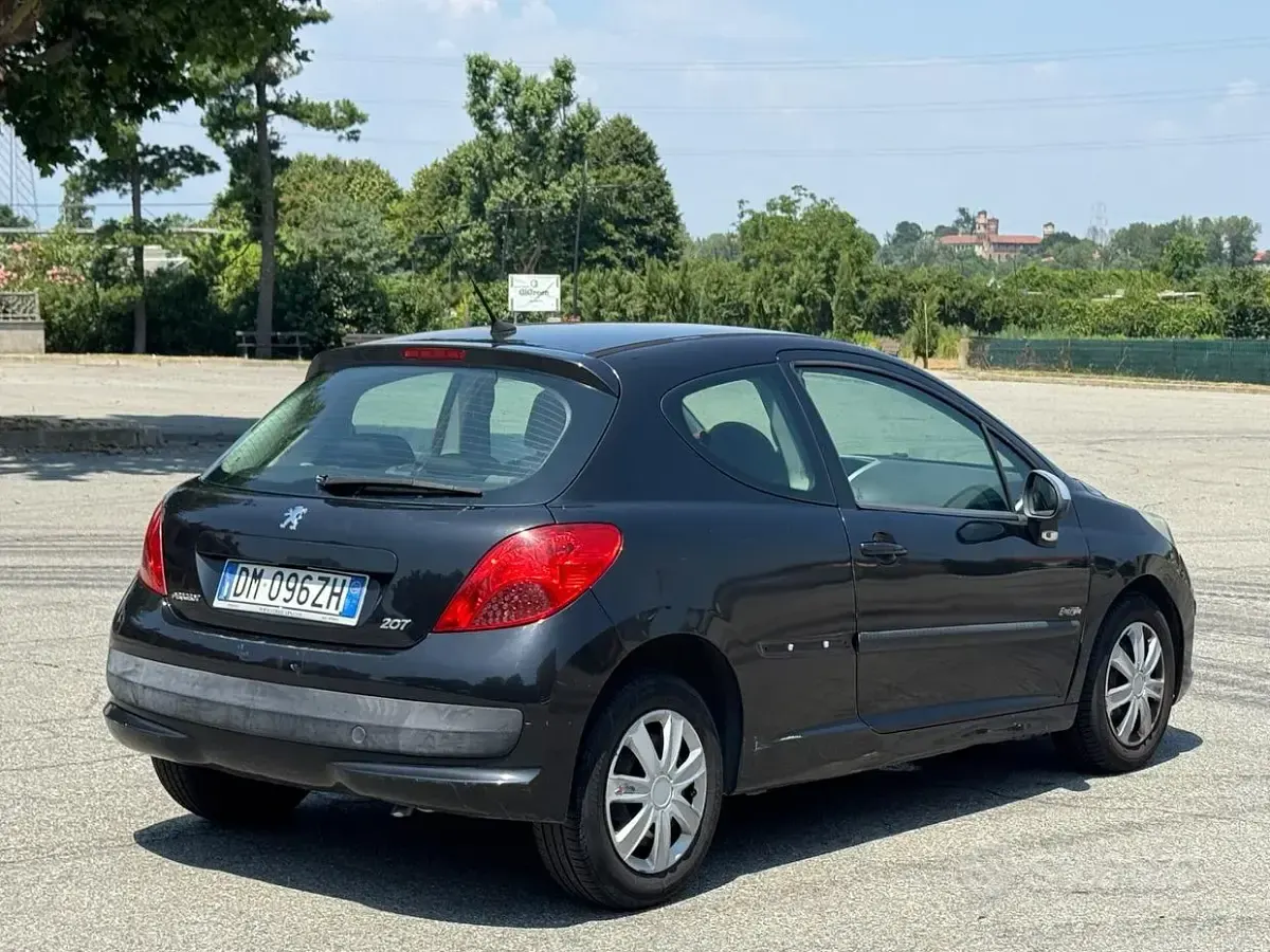 Usata Peugeot 207 95 CV (69 kW) 2008 Nero Berlina