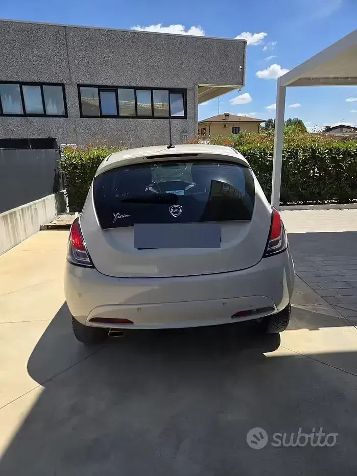 Usata Lancia Ypsilon Gold 95 CV (69 kW) 2015 Utilitaria