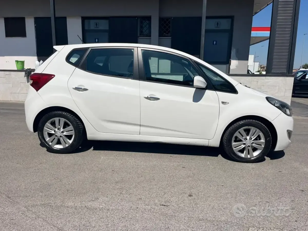 Usata Hyundai ix20 Comfort 90 CV (66 kW) 2014 Bianco Utilitaria