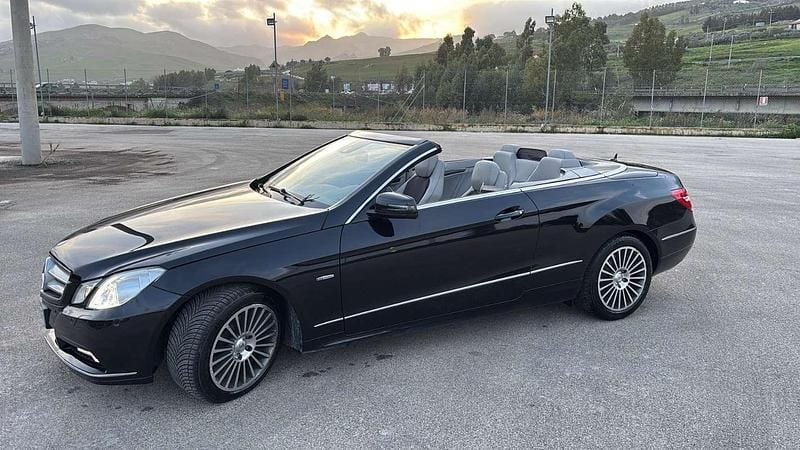 Usata Mercedes E220 Avantgarde 170 CV (125 kW) 2010 Nero Cabrio
