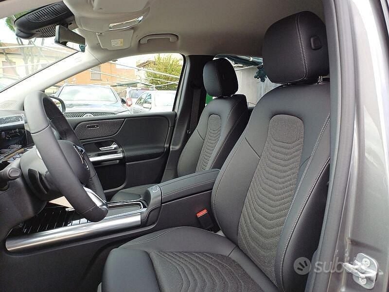 Nuova Mercedes B180 Progressive 116 CV (85 kW) 2025 Grigio Utilitaria