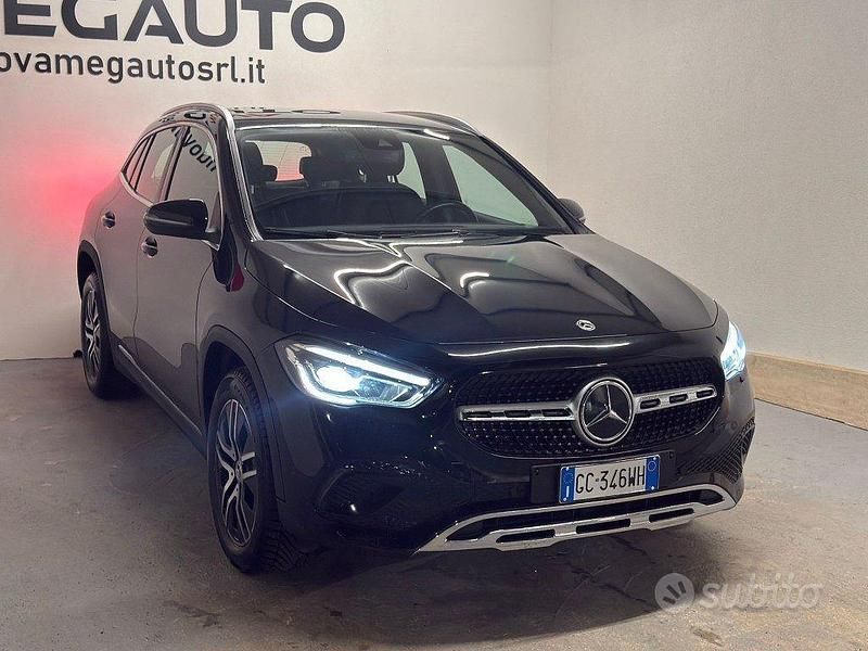 Usata Mercedes GLA200 150 CV (110 kW) 2021 Nero SUV